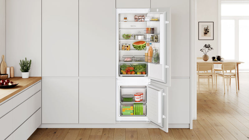 Bosch - Series 2 Built-in fridge-freezer with freezer at bottom 177.2 x 54.1 cm sliding hinge KIV87NSE0G