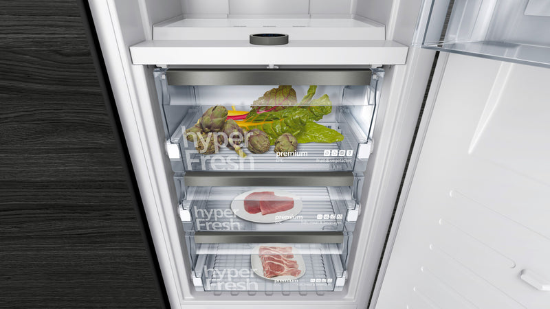 Siemens - iQ700 Built-in fridge 177.5 x 56 cm soft close flat hinge KI81FHOD0