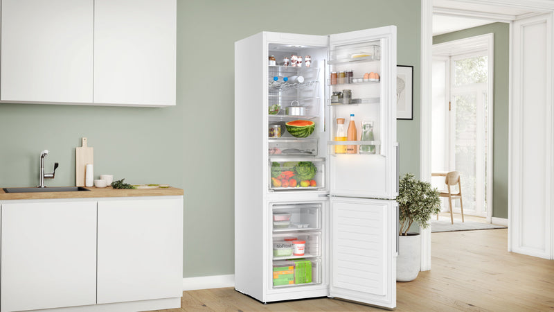 Bosch - Series 6 Free-standing fridge-freezer with freezer at bottom 203 x 60 cm White KGN39AWCTG