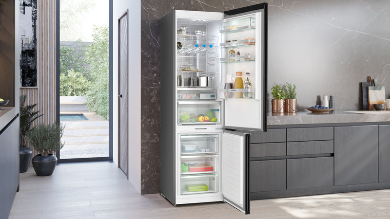 Siemens - iQ500 Free-standing fridge-freezer with freezer at bottom 203 x 60 cm Brushed black steel antiFingerprint KG39NEXBF