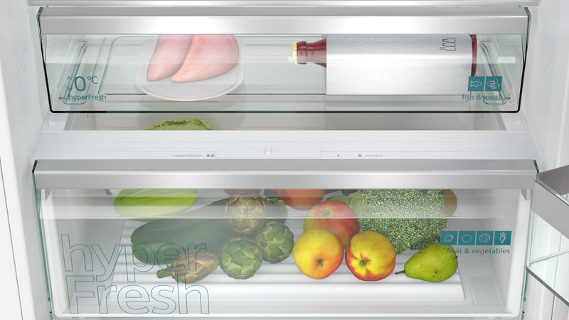 Siemens - iQ500 Built-in fridge-freezer with freezer at bottom 193.5 x 70.8 cm soft close flat hinge KB96NADD0G