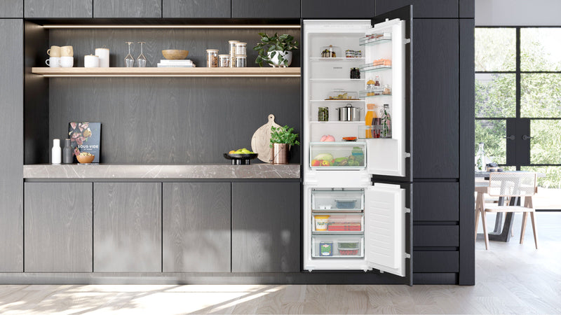 Siemens - iQ100 Built-in fridge-freezer with freezer at bottom 193.5 x 54.1 cm sliding hinge KI96NNSE0