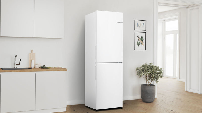 Bosch - Series 2 Free-standing fridge-freezer with freezer at bottom 182.4 x 55 cm White KGN27NWEAG