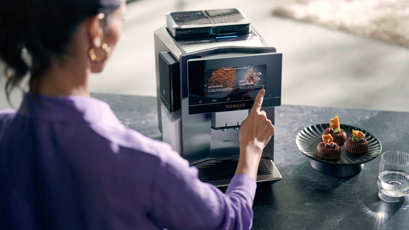 Siemens - Fully automatic coffee machine EQ900 plus Stainless steel, Removable water tank TQ907GZ3