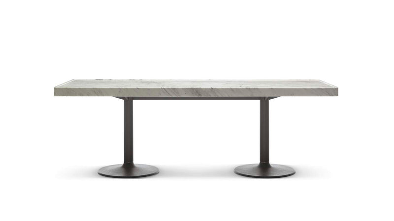 Cassina 11 Table Pieds corolle，勒柯比意公寓