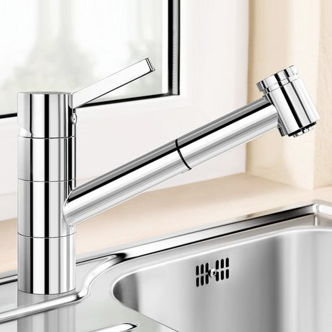 Blanco Tivo-SF 單把手廚房混合龍頭，附拉出式噴嘴，適用於窗前安裝