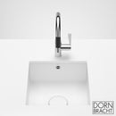 Dornbracht 廚房水槽採用釉面鋼 400 製成