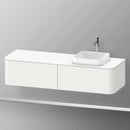 Duravit Happy D.2 Plus 梳妝台配有 2 個用於檯面和檯面洗臉盆的拉出式隔間，配有楓木內飾系統