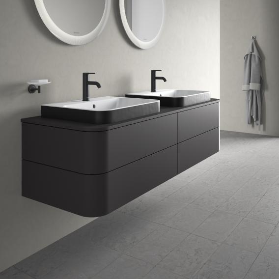Duravit Happy D.2 Plus 梳妝台配有 4 個可拉出的檯面和檯面洗臉盆隔層，內部系統採用楓木