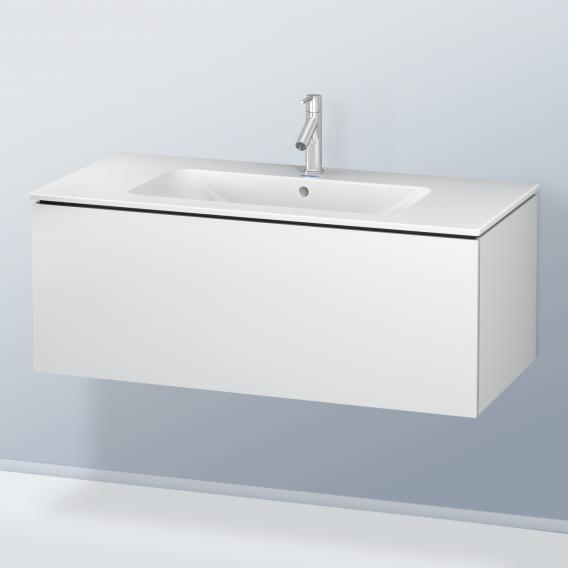 Duravit L-Cube 梳妝台配有 1 個拉出式隔層，內部系統為楓木