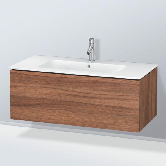 Duravit L-Cube 梳妝台配有 1 個拉出式隔層，內部系統為楓木