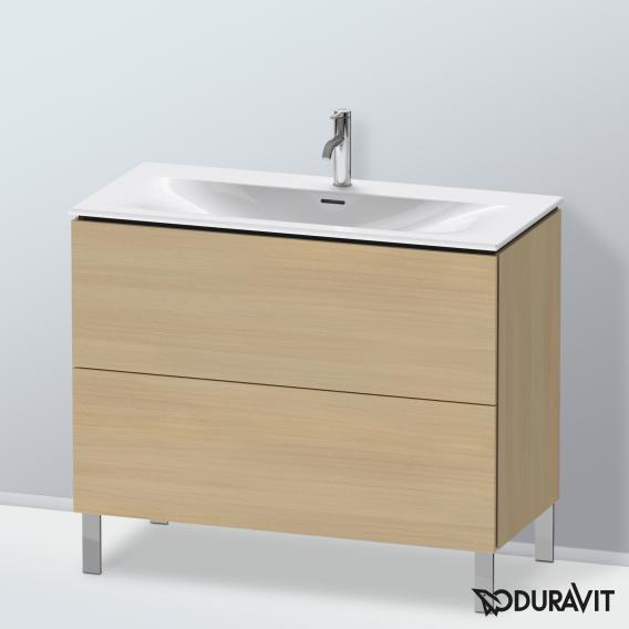 Duravit L-Cube 梳妝台配有 2 個拉出式隔層，內部系統為胡桃木