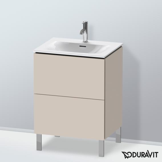 Duravit L-Cube 梳妝台配有 2 個拉出式隔層，內部系統為胡桃木