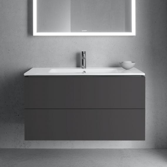 Starck 的 Duravit ME 洗臉盆，配有 L-Cube 梳妝台，附 2 個拉出式隔間，內部系統為楓木