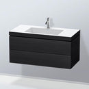 Duravit Vero Air 洗臉盆配有 L-Cube 梳妝台，附 2 個拉出式隔間，內部系統為胡桃木