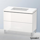 Duravit Vero Air 洗臉盆配有 L-Cube 梳妝台，附 2 個拉出式隔間，內部系統為胡桃木