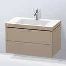 Duravit Vero Air 洗臉盆配有 L-Cube 梳妝台，附 2 個拉出式隔間，內部系統為胡桃木