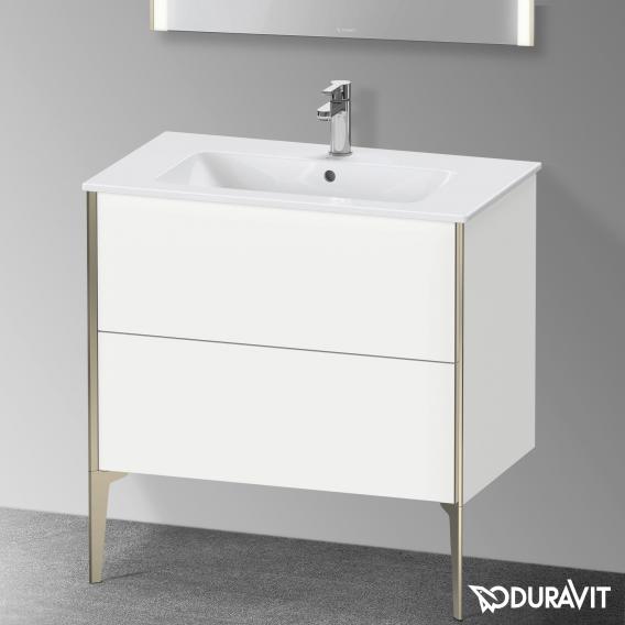 Duravit XViu 梳妝台配有 2 個拉出式隔層，內部系統為胡桃木