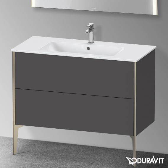 Duravit XViu 梳妝台配有 2 個拉出式隔層，內部系統為胡桃木