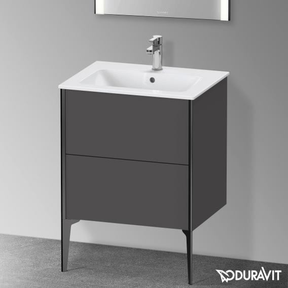 Duravit XViu 梳妝台配有 2 個拉出式隔層，內部系統為胡桃木