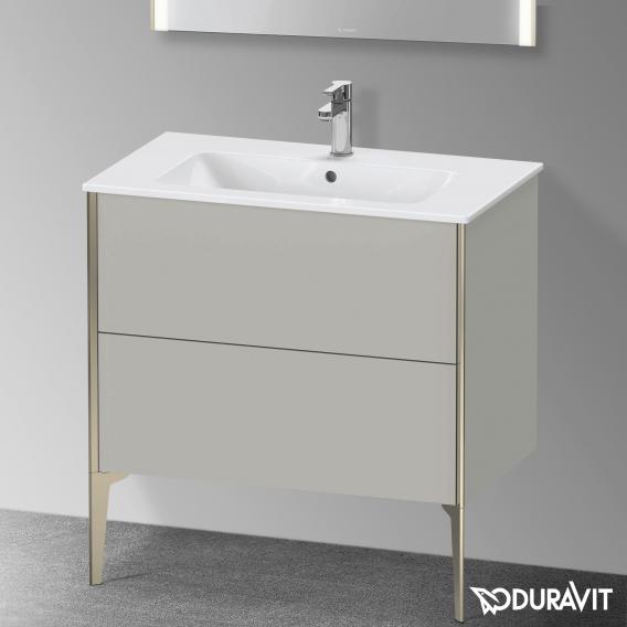 Duravit XViu 梳妝台配有 2 個拉出式隔層，內部系統為胡桃木