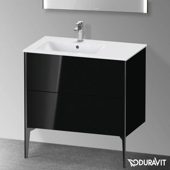 Duravit XViu 梳妝台配有 2 個拉出式隔層，內部系統為胡桃木