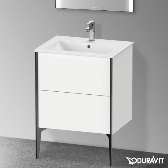 Duravit XViu 梳妝台配有 2 個拉出式隔層，內部系統為楓木