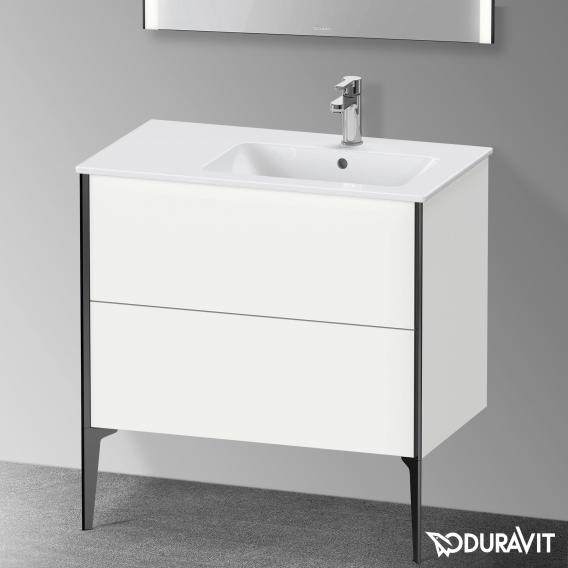 Duravit XViu 梳妝台配有 2 個拉出式隔層，內部系統為胡桃木