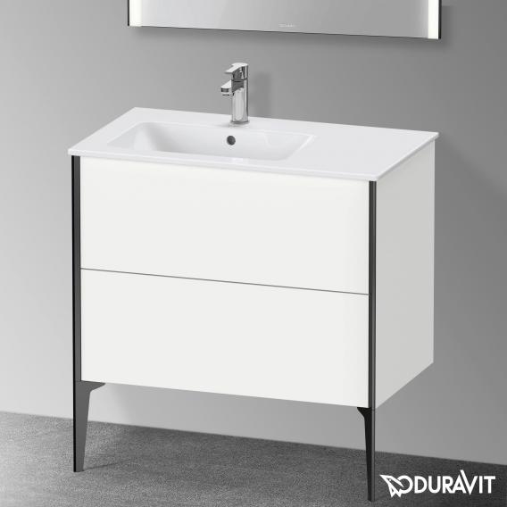 Duravit XViu 梳妝台配有 2 個拉出式隔層，內部系統為胡桃木