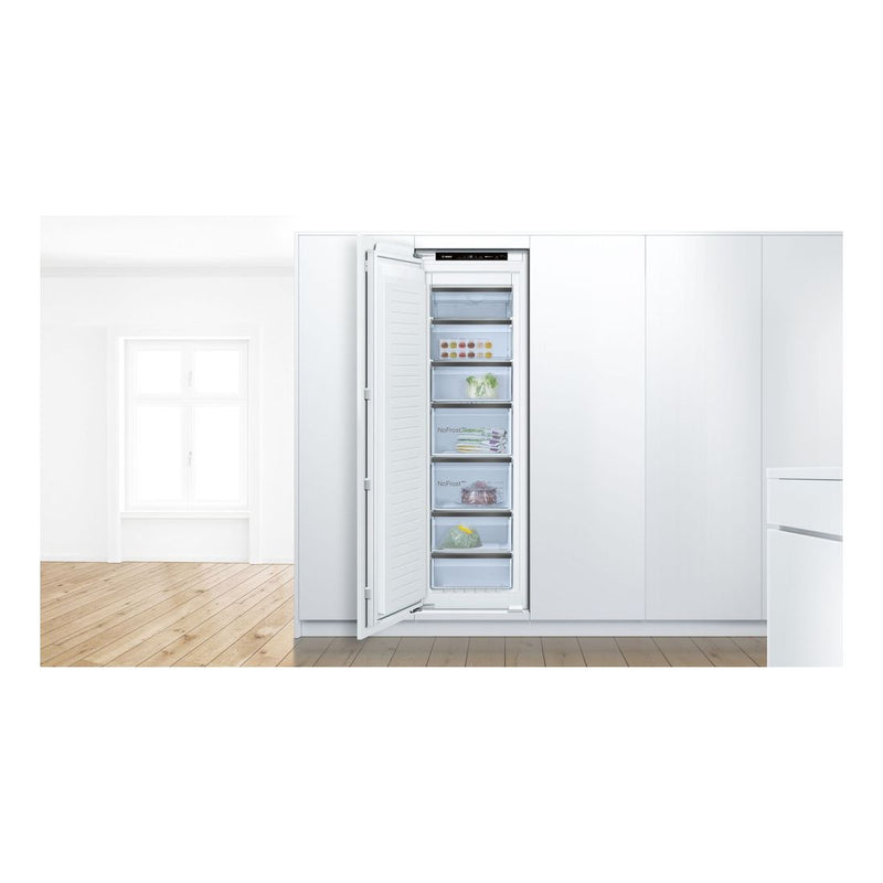 博世-系列| 8 內置冰箱 177.2 x 55.8 cm 軟關閉平鉸鏈 GIN81HCE0G