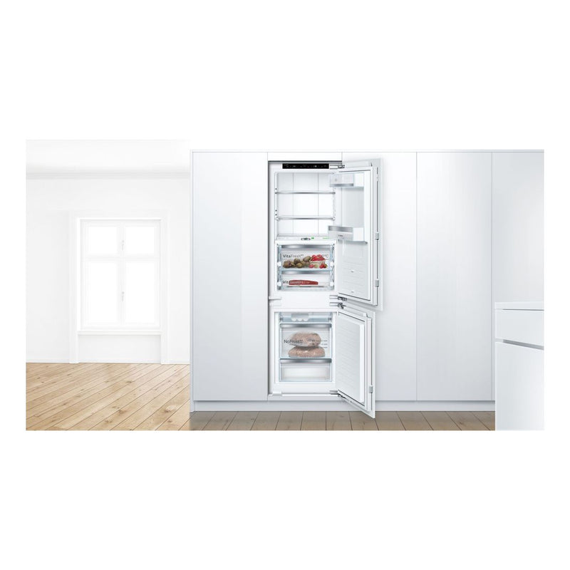 博世-系列| 8 內置冰箱，底部有冷凍室 177.2 x 55.8 cm 平鉸鏈 KIF86PFE0