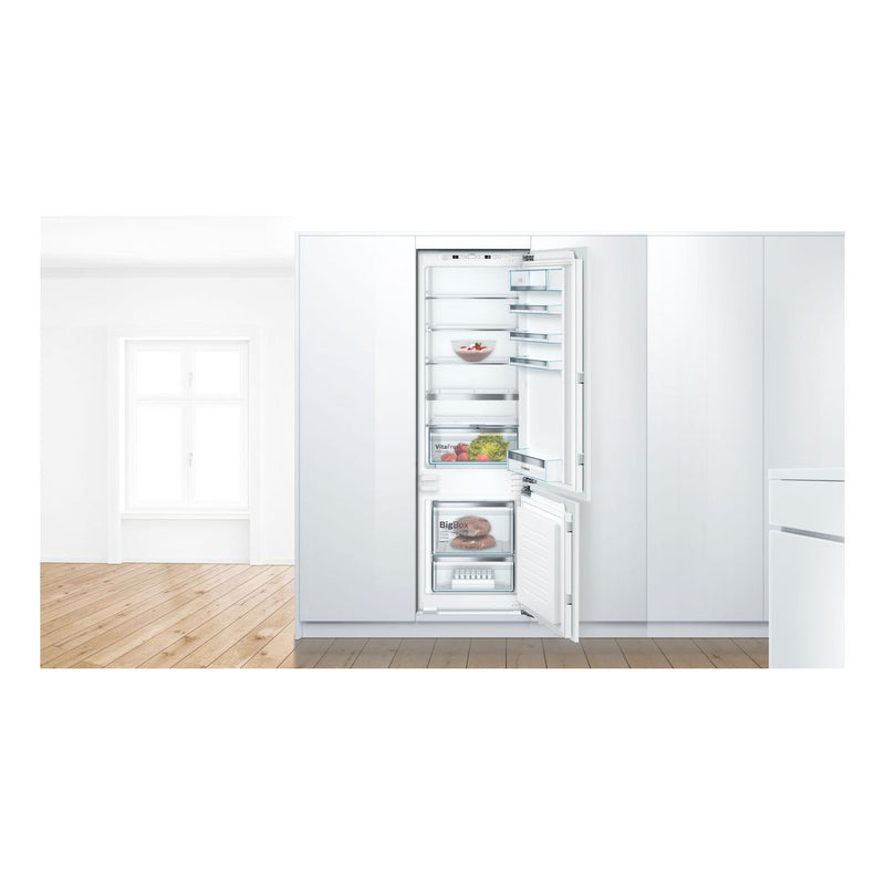 博世-系列| 6 內置冰箱，底部有冷凍室 177.2 x 55.8 cm 平鉸鏈 KIS87AFE0G
