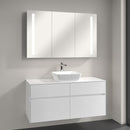 Villeroy &amp; Boch Artis 檯面洗臉盆，配有 Embrace 梳妝台和 My View 14 鏡櫃