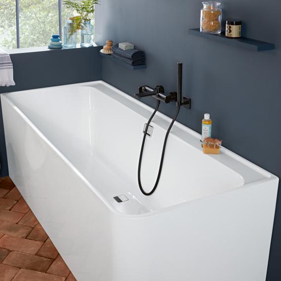 Villeroy & Boch Collaro corner bath with panelling