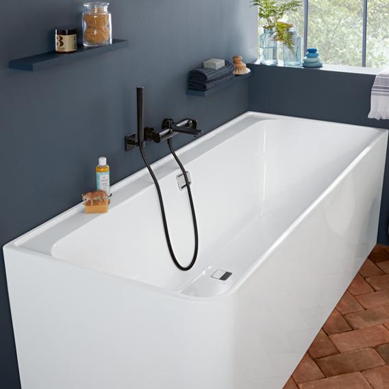 Villeroy & Boch Collaro corner bath with panelling