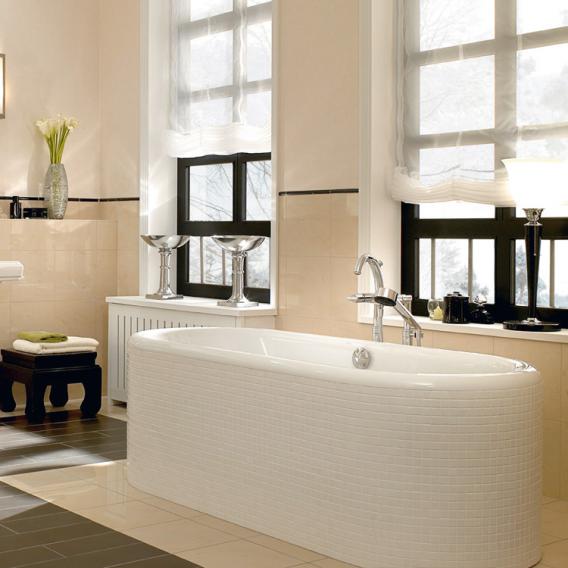 Villeroy &amp; Boch Nexus 橢圓形浴缸，內建白色